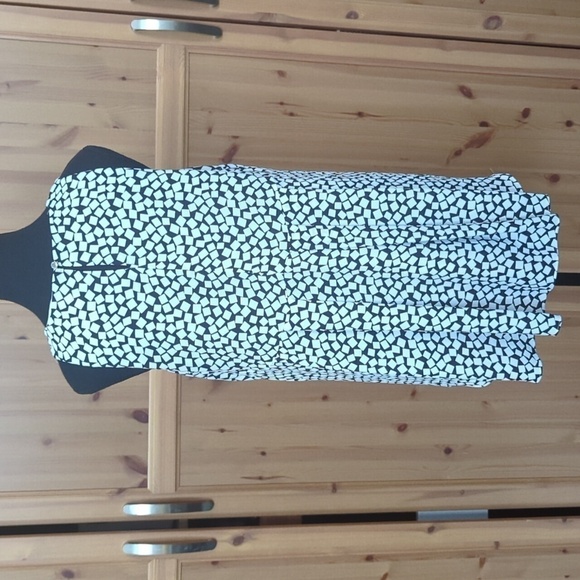 Vince Camuto Size  PM (petite medium) - Picture 2 of 7